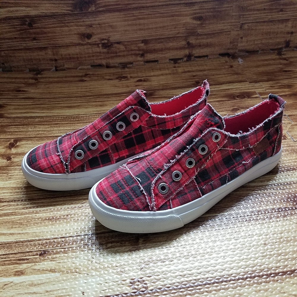 Blowfish Malibu Play Red Plaid Slip On Sneakers NWT Size 9 Christmas - Picture 5 of 16